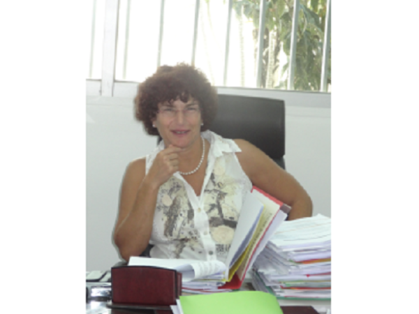 Mme Sylvie Favier